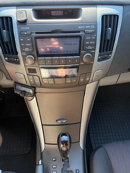 Hyundai Sonata 2.0i CRDi VGT Comfort A/T - 14