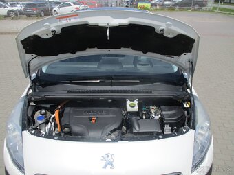 PEUGEOT 3008 Hybrid 4x4 Allure Pano HUD Navi LED - 14