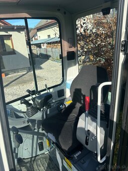Pásový báger - Takeuchi TB216 - 14