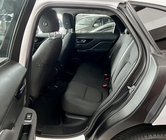 Jaguar F-Pace 2.0D 4x4 Automat - 14