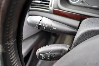 Peugeot 407 2.0 HDi Premium FAP - 14
