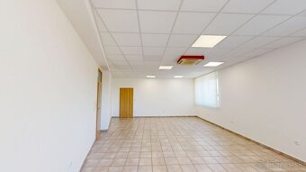 PINK Reality Prenájom kancelárie – 40 m², moderné priestory  - 14