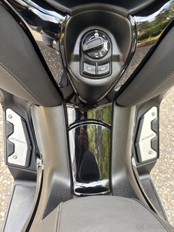 Yamaha X max 400 Iron Max DPH - 14