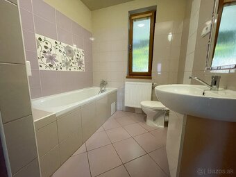Moderný bungalov v tichej lokalite s krásnym pozemkom - 14