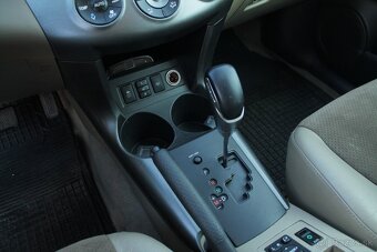 Toyota RAV4 2.2 D-CAT 110kW Automat 6-st. - 14
