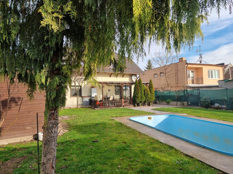 Exkluzívne na predaj RD s bazénom, garážou - 14