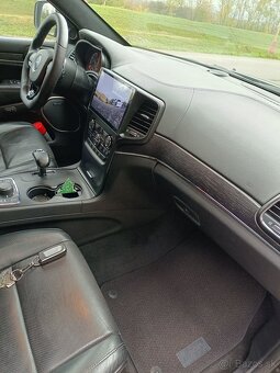 Jeep Grand Cherokee - 14