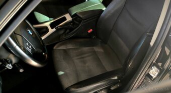 BMW E90 320i - 14