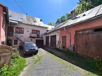 V centre Banskej Štiavnice rodinný dom s parkovaním vo dvore - 14