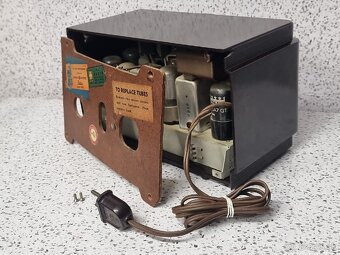 GENERAL ELECTRIC 》 MODEL 60 》5 Tube Radio + Electric Clock - 14