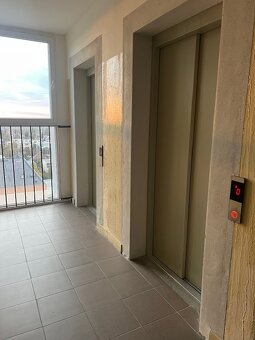 Novo zrekonštr. 2 izb. byt s loggiou, P.Horova - 14