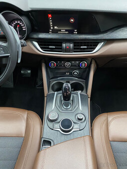Alfa Romeo Stelvio 2.0 GME Super AWD A/T - 14