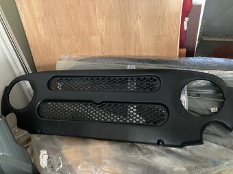 Uaz 469 zadný blatník - opravnú časť predám - 14