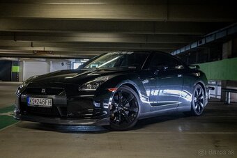 Nissan GT-R 2008 - 14