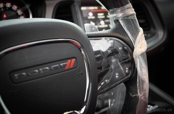 NOVÝ Dodge Challenger SRT 6.4 HEMI - 14