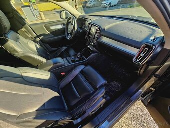 Volvo XC40 2.0d D4 Momentum AWD A/T - 14