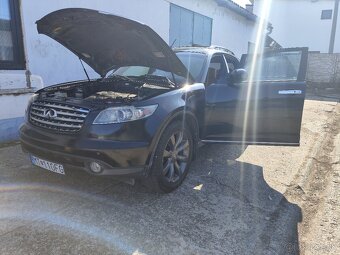 Infiniti FX35 4x4 - 14
