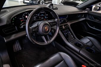 Porsche Taycan - 14