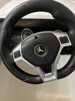 Elektrické auto Mercedes - 14