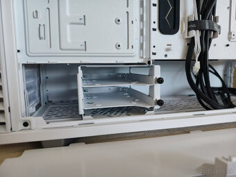Predám PC skrinku Fractal Design Define 7 White TG - 14