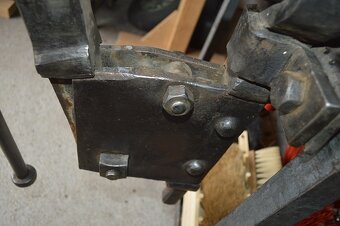 predam krasny stary kovacsky zverak - 14