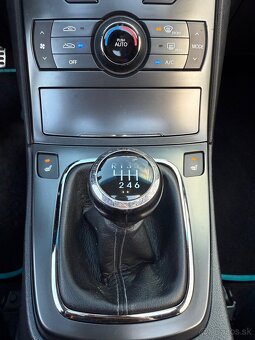 Hyundai Genesis Coupe 2.0T - 14
