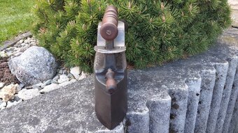 Obrovská komínová velmi stará sbírková žehlička D.R.G.M. - 14