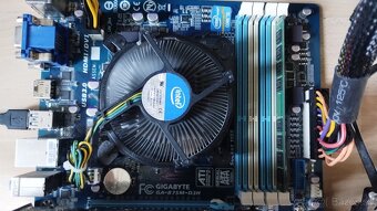 Predám základnú dosku Intel  Gigabyte GA-B75M-D3H - 14