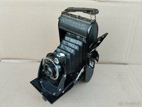 Starý fotoaparát Voigtländer Bessa. - 14