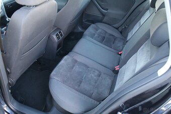 Volkswagen Golf 6 1.6 TDI Highline - 14