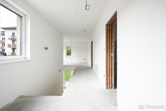 BOSEN | Poschodový 5i RD s garážou v centre mesta - 14