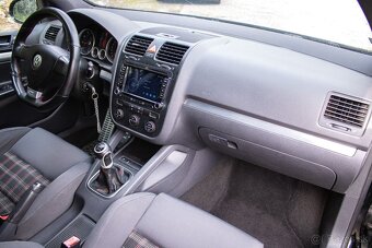 Volkswagen Golf 2.0 GTI ,147kW - 14