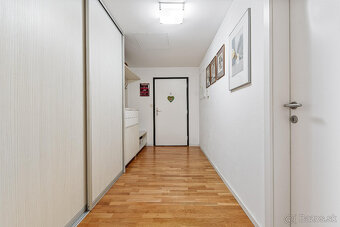 Moderný 3-izbový byt s predzáhradkou a terasou - 14