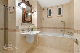 Príjemný tichý byt s terasou v historickom centre mesta - 14