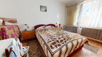 Rodinný dom na polosamote s úplným kľudom a pohodlím. - 14
