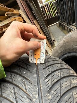 255/45 R20 Michelin Pilot Alpin 5 SUV zimne pneu - 14