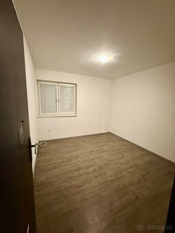 Priestranný byt v Lehniciach - 14