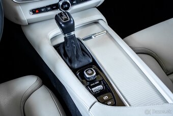 Volvo V90 D4 2.0L Inscription AWD A/T - 14