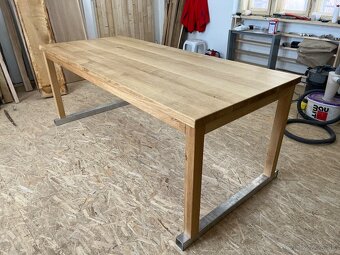 Drevený dubový jedálenský stôl - 14