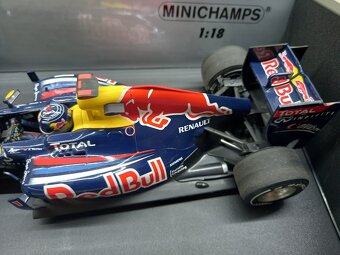 2X F1 RED BULL RB7 A RB7 JAPAN 2011 VETTEL MINICHAMPS 1:18 - 14