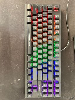 Predám notebook s príslušenstvom - 14