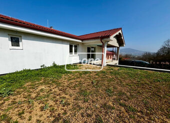 4-izbový rodinný dom s garážou a krásnym výhľadom na Zobor - 14