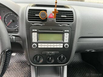 Volkswagen Golf 1.6 FSI - 14