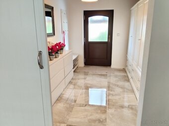 Na predaj areál, pozemok a dva domy v - 14