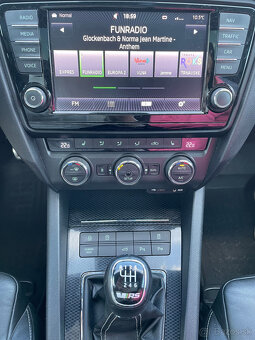 Škoda Octavia Combi 2.0 TDI DPF RS - 14