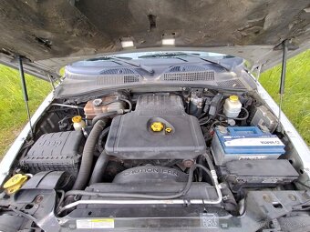 Jeep cherokee KJ 2,5 crd - 14