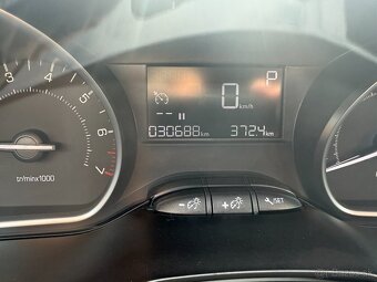 Peugeot 2008 1.2 PureTech 130k E6.2 Signature A/T - 14