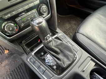 Škoda Superb 2.0 TDI DSG - 14