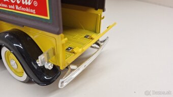 1:18 - 1:19 FORD V8 PICK UP - 14