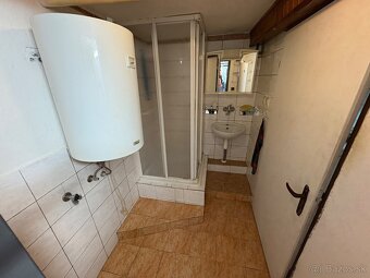 Predám veľký rodiny dom - 14